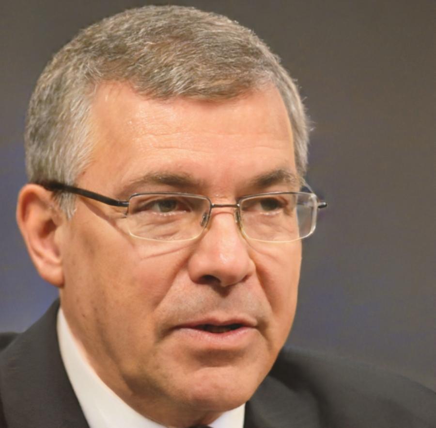 Преподаватель курса финансового анализа