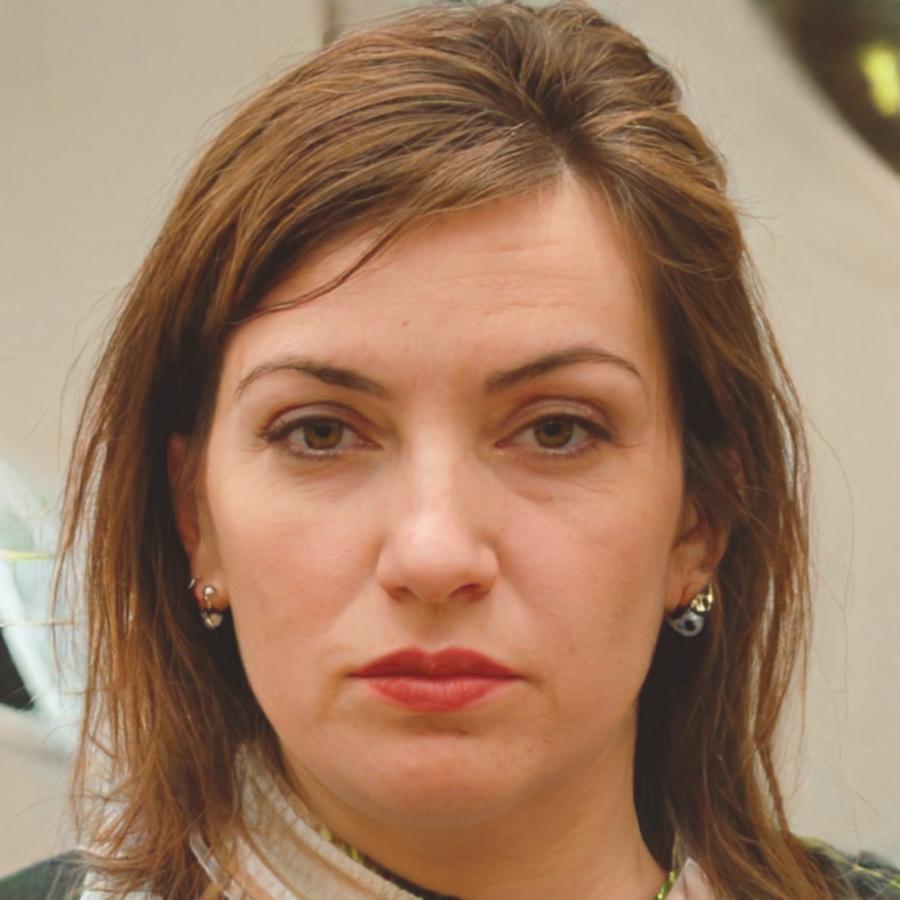 Портрет Милены Краль, ведущего аналитика